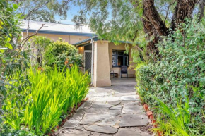 East Parklands Cottage - A Dreamy Garden Hideaway, Adelaide